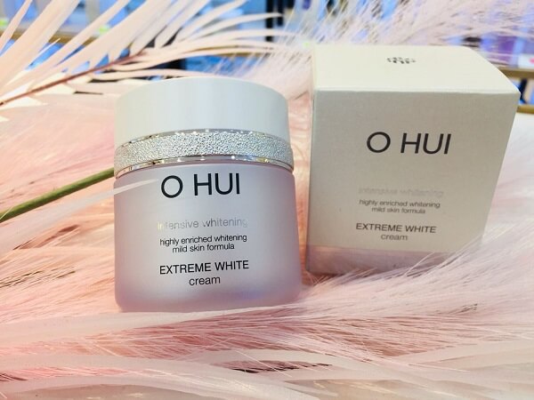Top kem dưỡng trắng da mặt tốt nhất: OHUI Extreme White Cream Snow